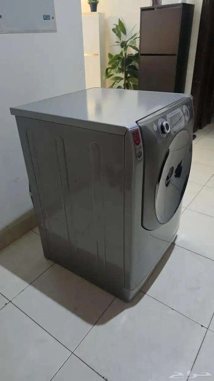 غسالة أريستون AQUALTIS كالجديدة   تعمل بكفاءة عالية 7