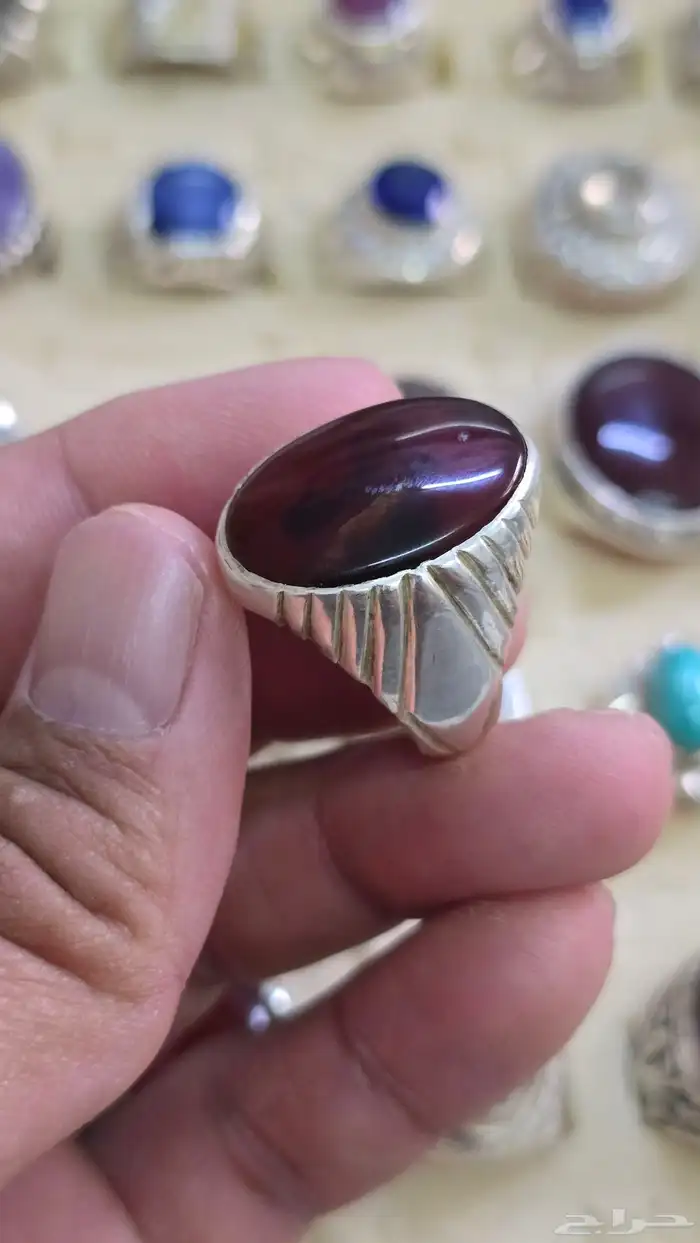 قطعة كرزية مميزة فقط ب 175 ريالا 1