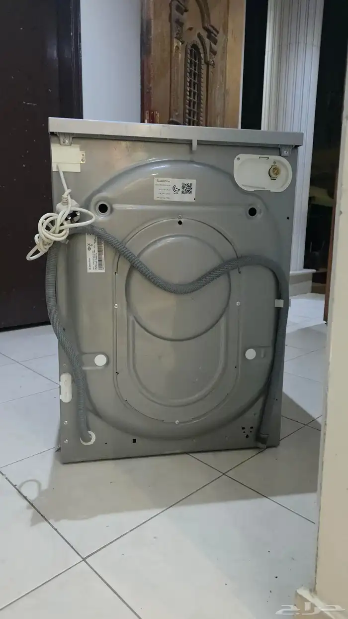 غسالة أريستون AQUALTIS كالجديدة   تعمل بكفاءة عالية 4