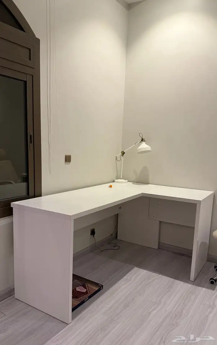 مكتب خشب ابيض 2