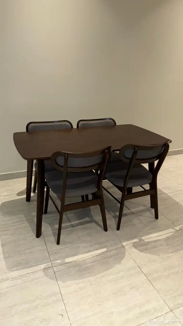 طاولة طعام هوم بوكس 0