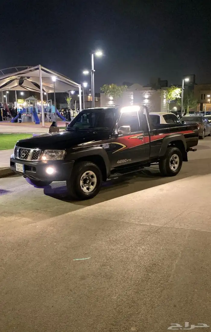 نيسان فتك شاص SGL لون اسود اساس تماتيك موديل 2015 31