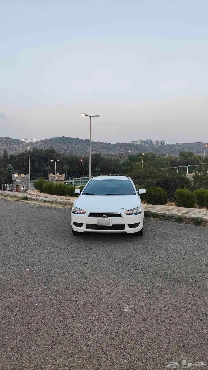 ميتسوبيشي لانسر 2011 نظيفة جدا 2000cc 3