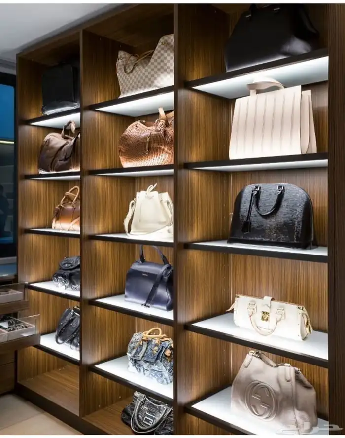 رفوف محل جزم و شنط. رفوف 2