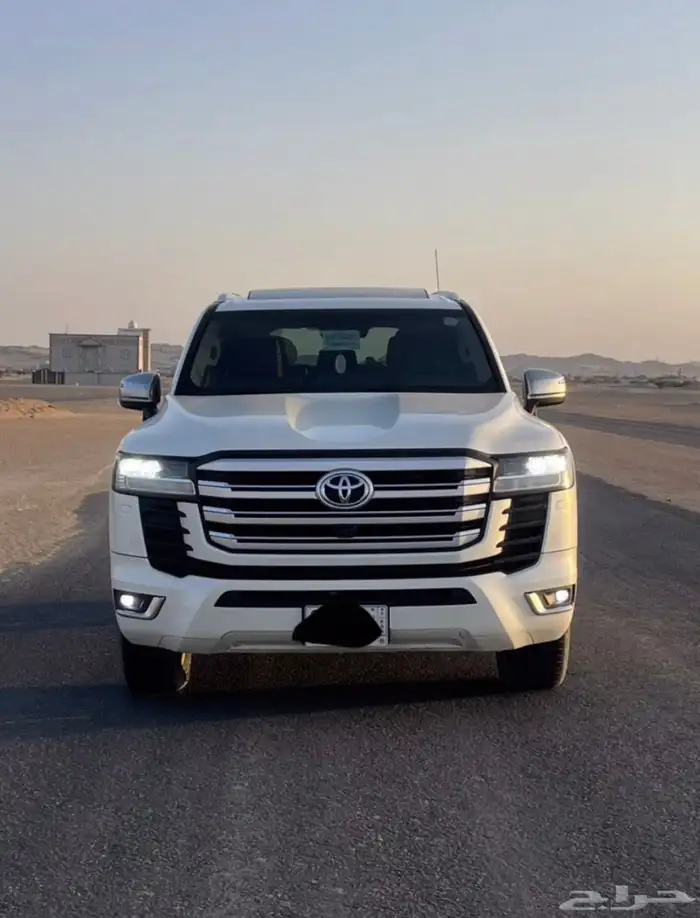 جيب تويوتا لاندكروزر GXR فئة 3 مديل 2023 2