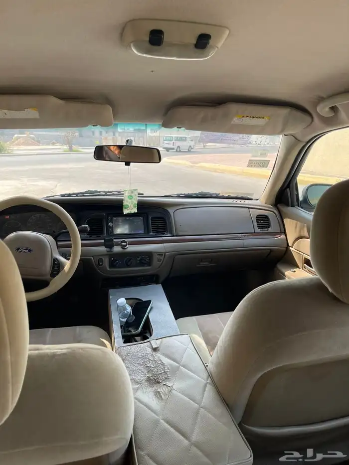 فورد فكتوريا 4