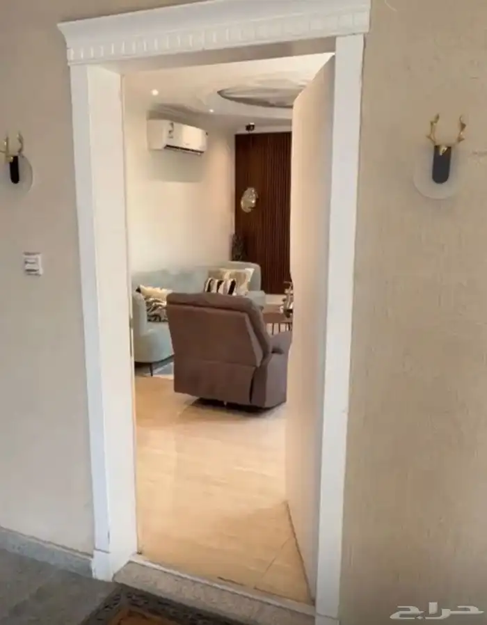 شقة ملحق للبيع مساحة 300 م حي هجر 3