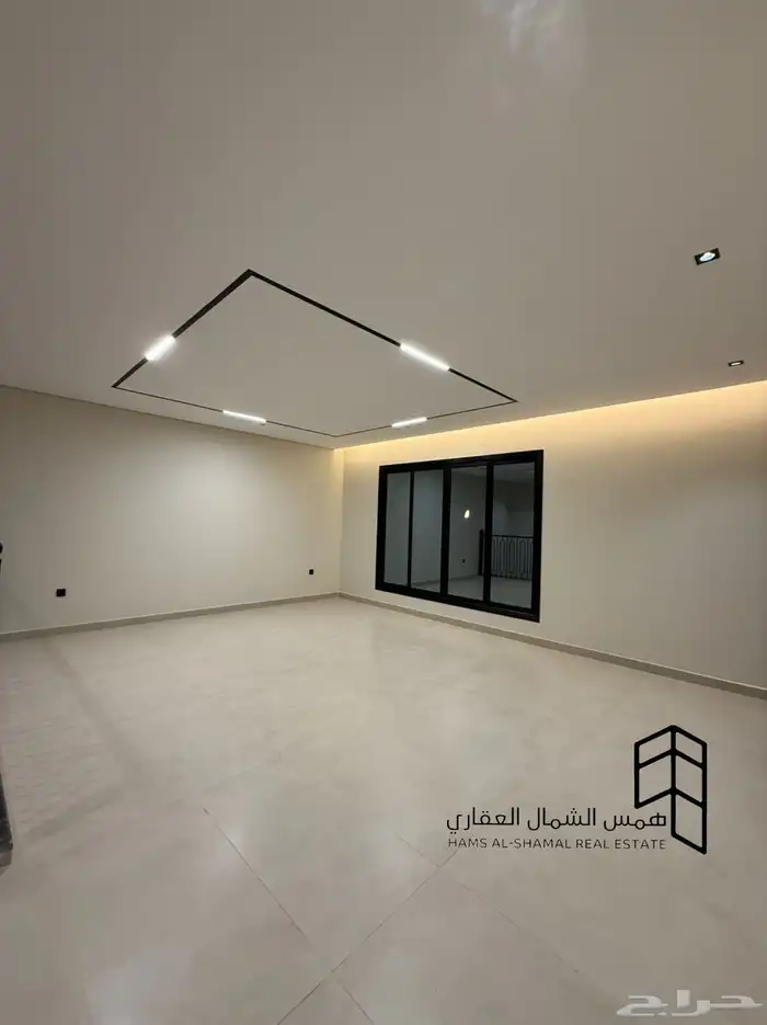 للبيع فيلا نص ارض ع شارعين حي الفلاح 10