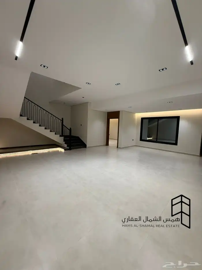 للبيع فيلا نص ارض ع شارعين حي الفلاح 7