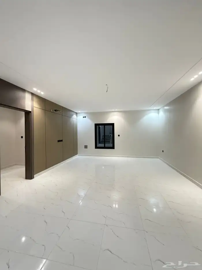 فلة دورين وملحق للبيع حي البشائر 8