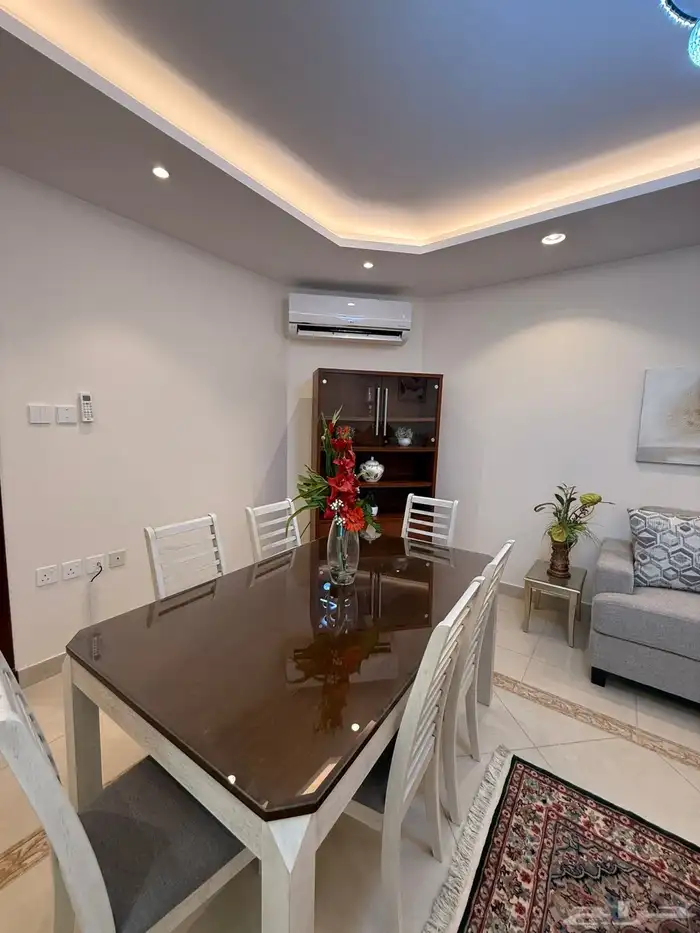 شقة مؤثثة للايجار حي الغدير 8