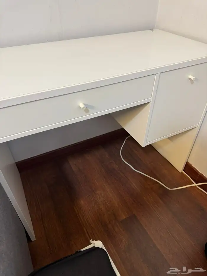 مكتب ايكيا جديد 0