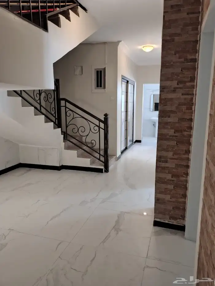 للبيع شقة مجددة دبلكس دورين بالراكة الشمالية 3