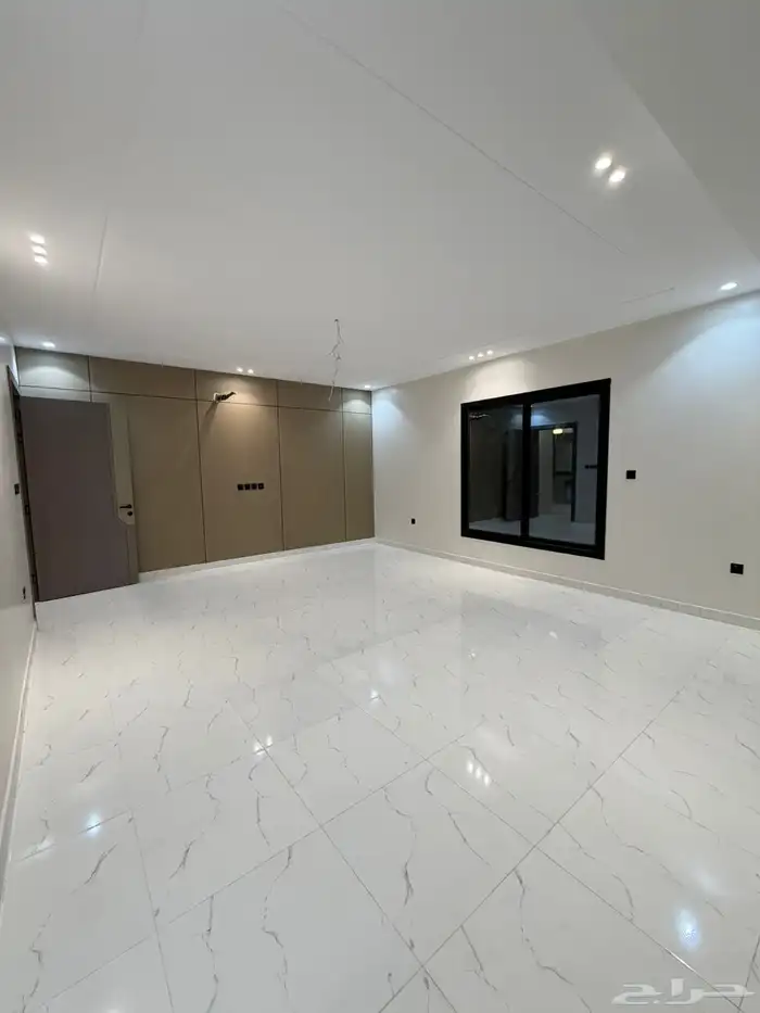 فلة دورين وملحق للبيع حي البشائر 4