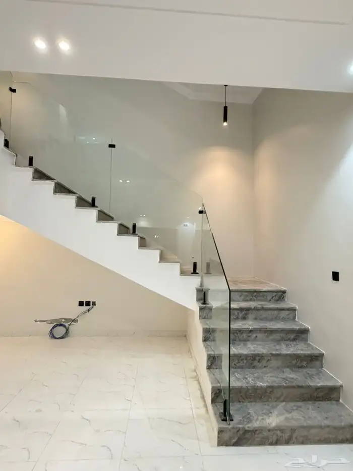 فلة دورين وملحق للبيع حي البشائر 9