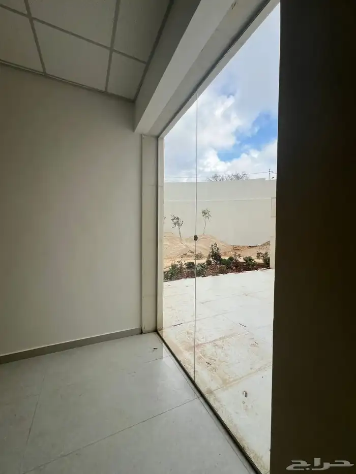 تفصيل مكاتب زجاج سيكوريت قواطع شاور كبائن شاور درابزين سلم 2