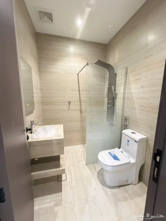 فلة دورين وملحق للبيع حي البشائر 5