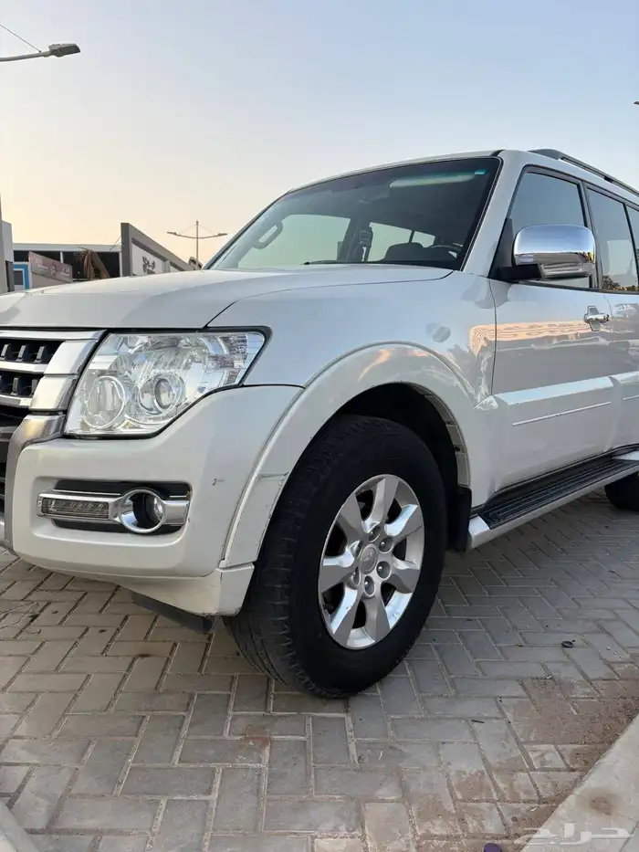 للبيع جيب باجيرو موديل 2018 فل كامل مكينة 3500شرط الفحص 8