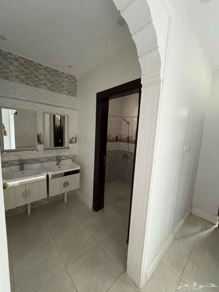 دور كامل في حي احد جنوب الرياض خمس غرف 9