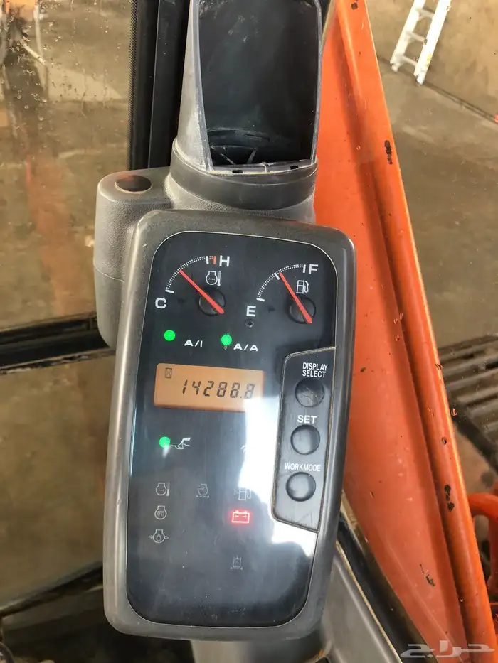 بوكلين هيتاشي 15