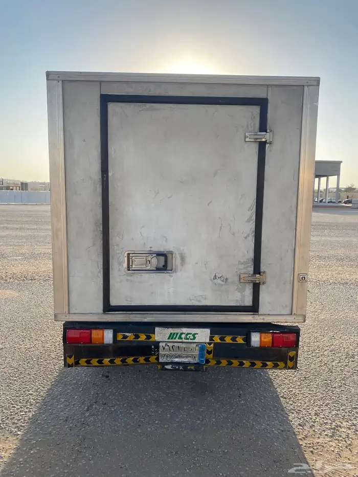 للبيع اسيزو مع الثلاجه2011 6