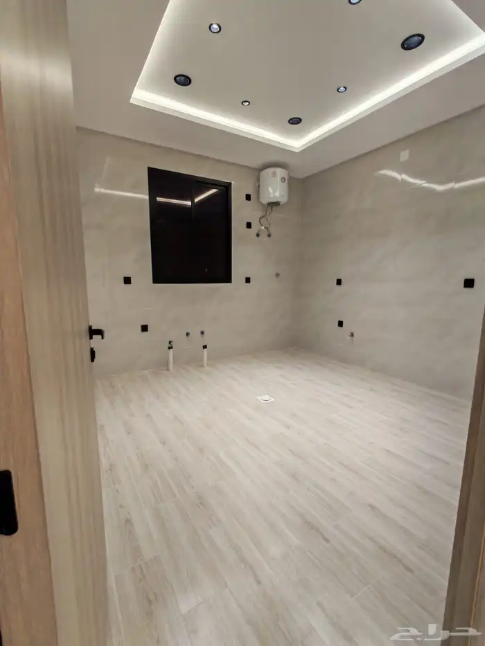 للبيع روف علوي مع ملحق درج داخلي وخارجي في احد رفيدة 13