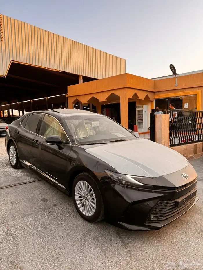 تويوتا كامري 2025 LE بنزين سعودي جديد اللون اسود 2