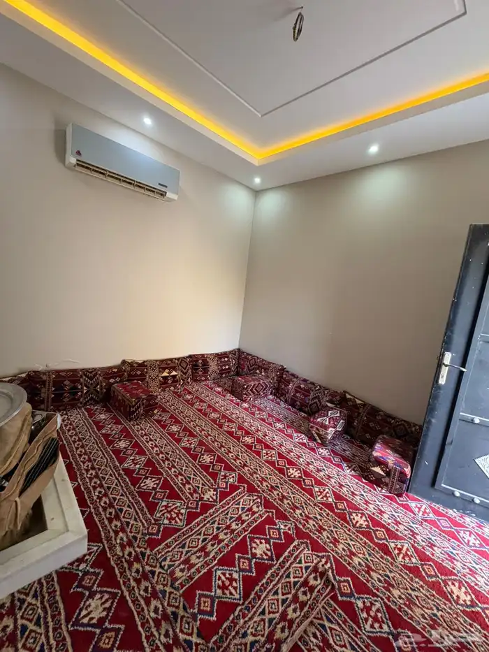 دور كامل في حي احد جنوب الرياض خمس غرف 7