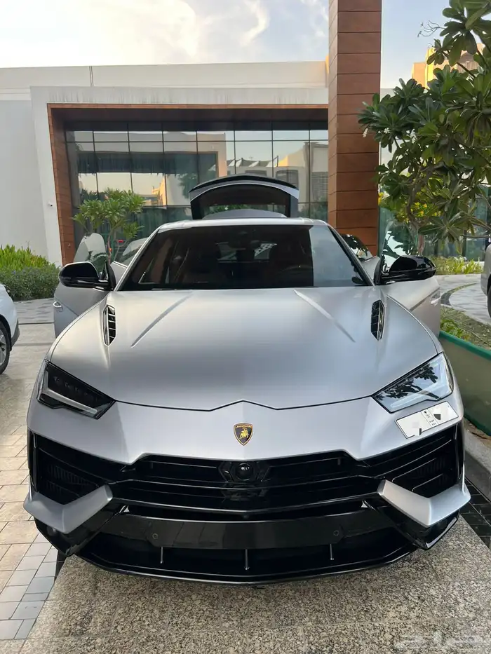 لمبرجيني اوروس S عداد 4 الاف صيانة 5 سنوات إضافية مجانا 14