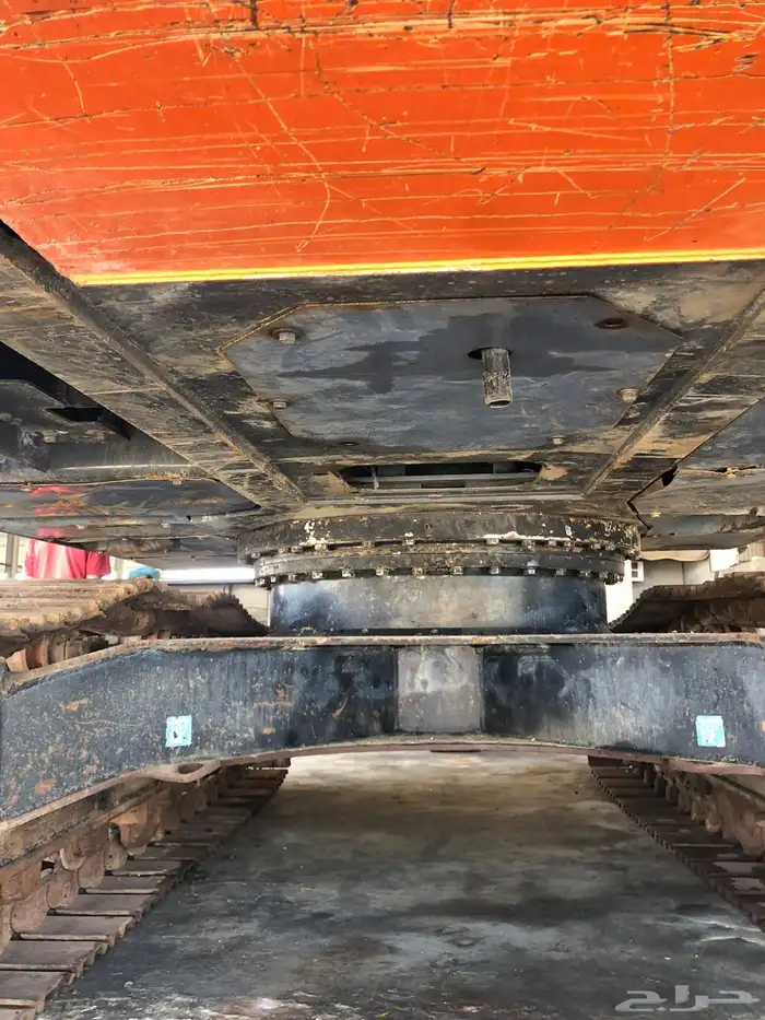 بوكلين هيتاشي 16