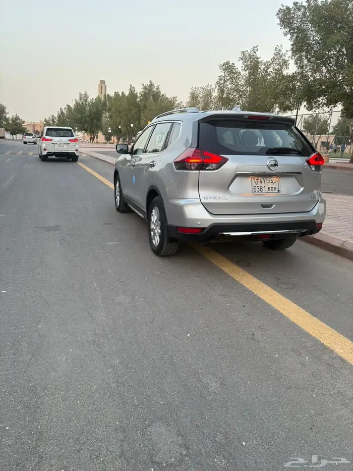 نيسان اكس تريل 2