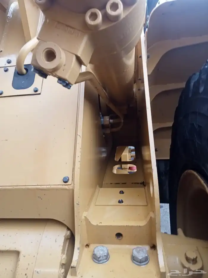 شيول 950H شرط وكاله موديل 2013 شغال 16 الف ساعه 8