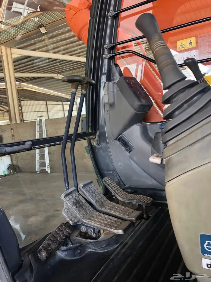 بوكلين هيتاشي 6