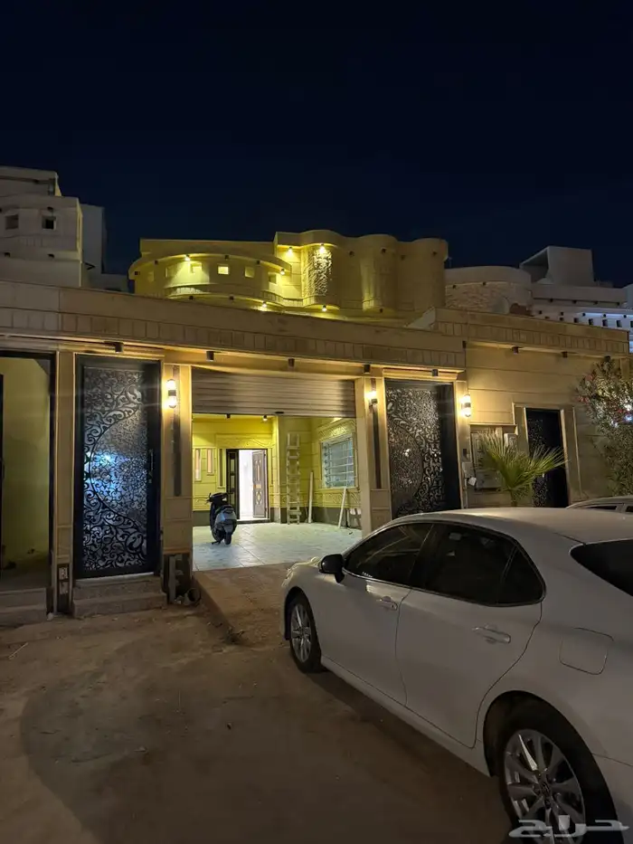 للايجار دور ارضي بحي الرمال 4 غرف نظيف جدا 0