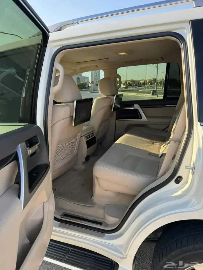 2020 Land Cruiser VX-R1 5.7L 15