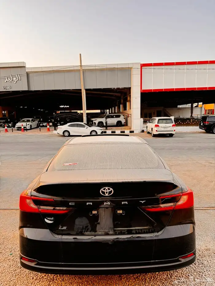 تويوتا كامري 2025 LE بنزين سعودي جديد اللون اسود 4