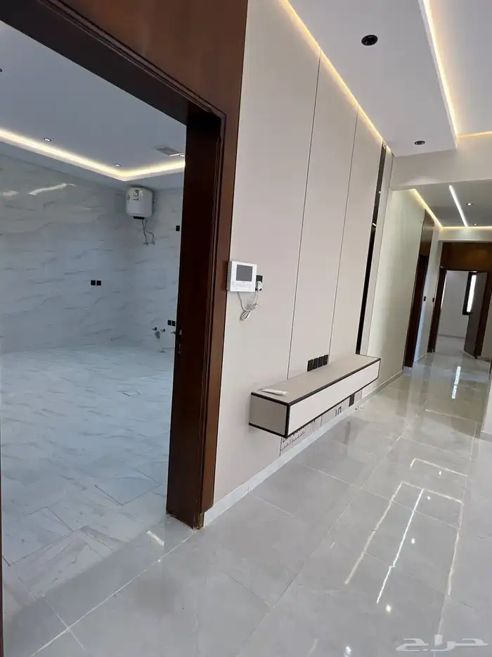 شقق دور ثاني حي البوادي سطح كامل 10