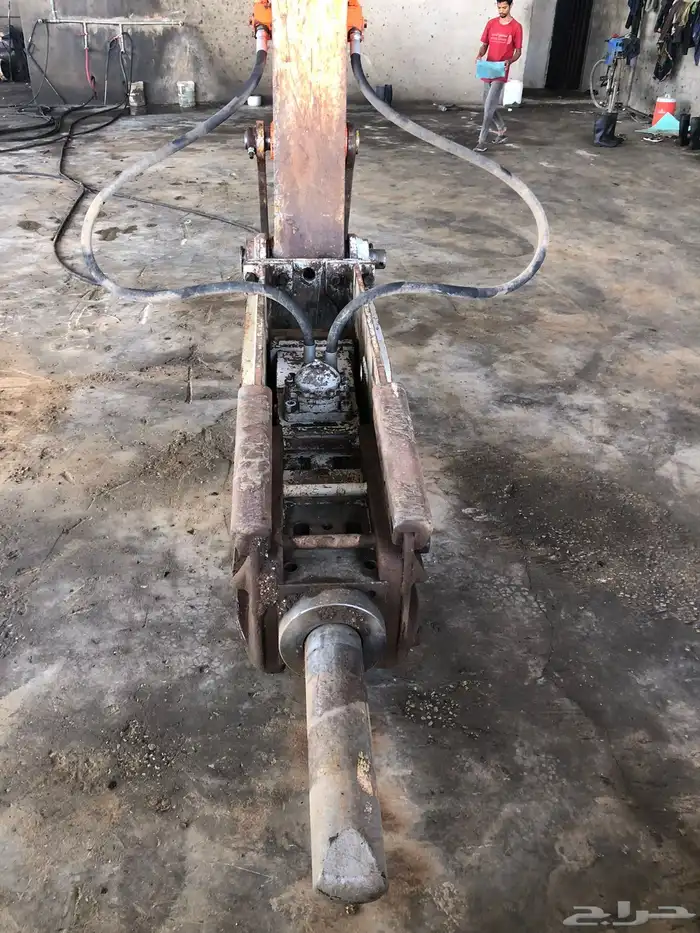 بوكلين هيتاشي 8