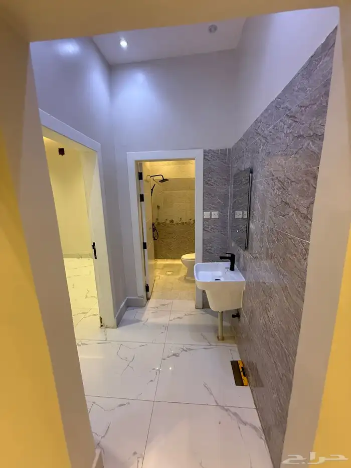 للايجار دور ارضي بحي الرمال 4 غرف نظيف جدا 9