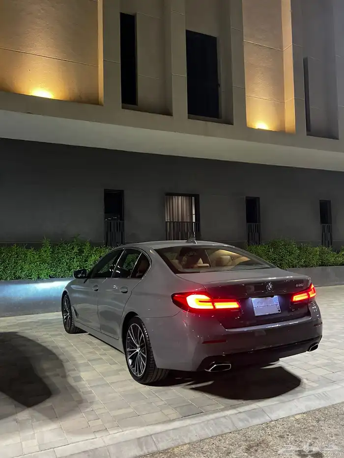 بي ام دبليو 520 فل كامل ناغي اسمنتي 2023 ( تم البيع) 3