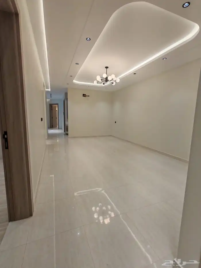 للبيع روف علوي مع ملحق درج داخلي وخارجي في احد رفيدة 11