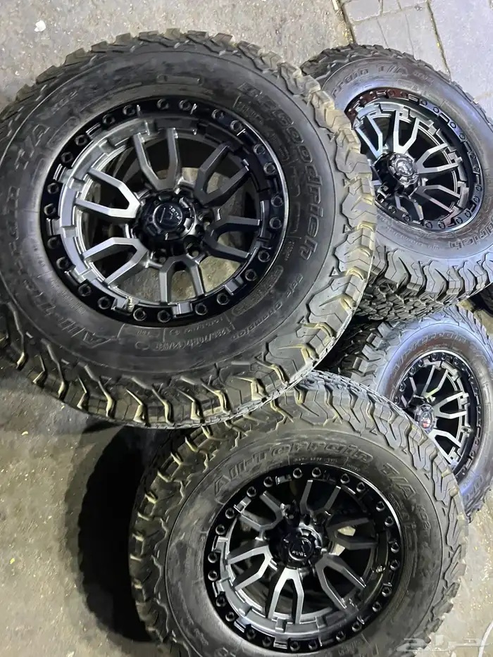 جنوط فيول مع كفرات نص حجري بي اف امريكي مقاس 285 70 17 1