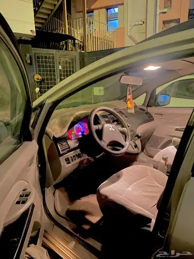 للبيع ميتسوبيشي جرانديز 2008 index