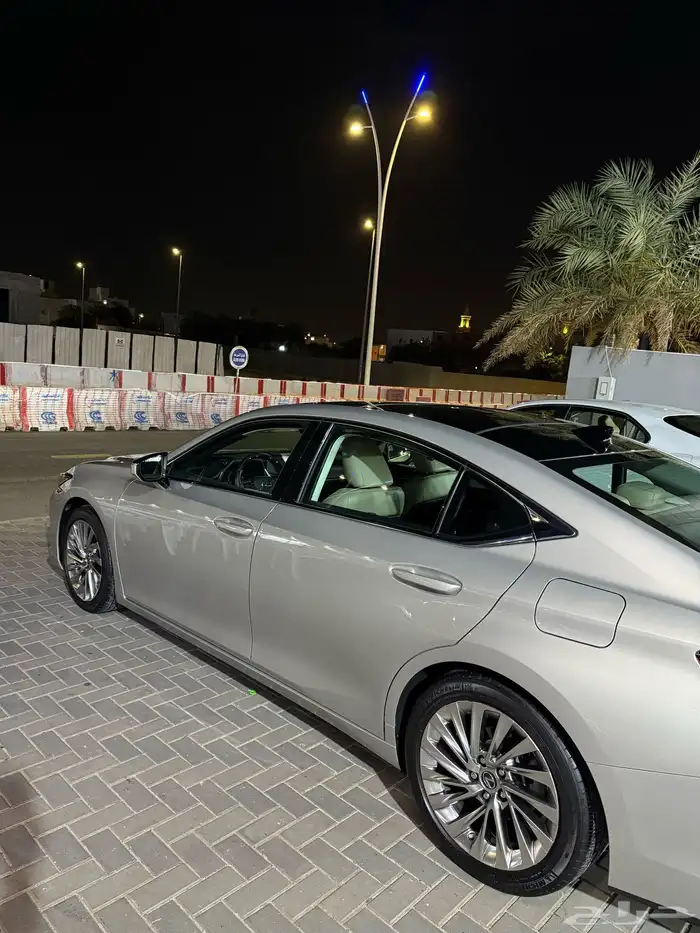 للبيع لكزس ES350 5