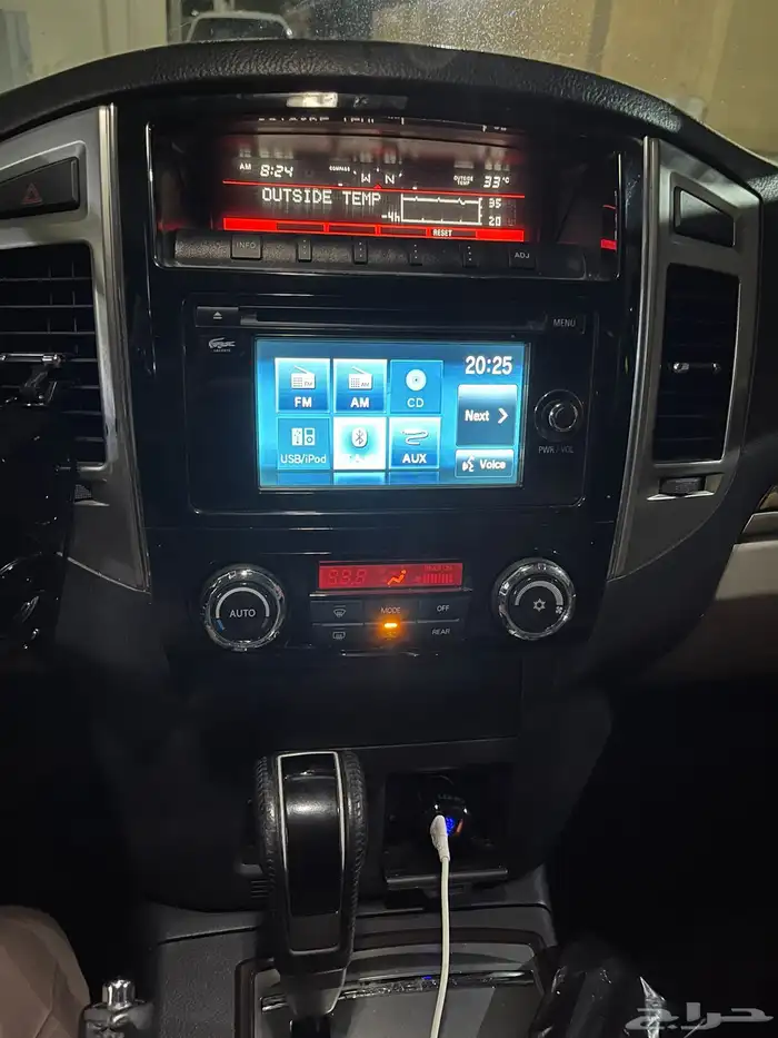 للبيع باجيرو 2017 نص فل نظيف اللون لولي 22