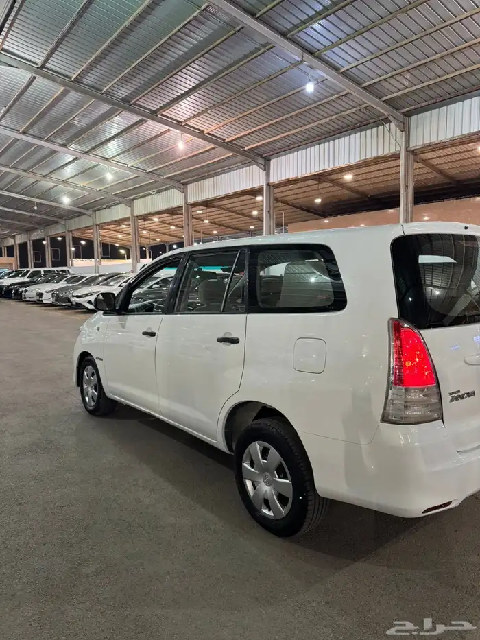 تويوتا انوفا 2011 قير عايدي 4