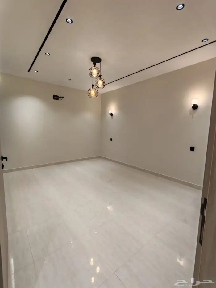 للبيع روف علوي مع ملحق درج داخلي وخارجي في احد رفيدة 24