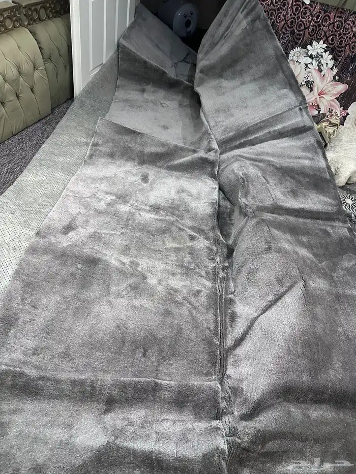 موكيت جديد مااستخدم نهايا ب600 ريال المقاس 5 في 7 0