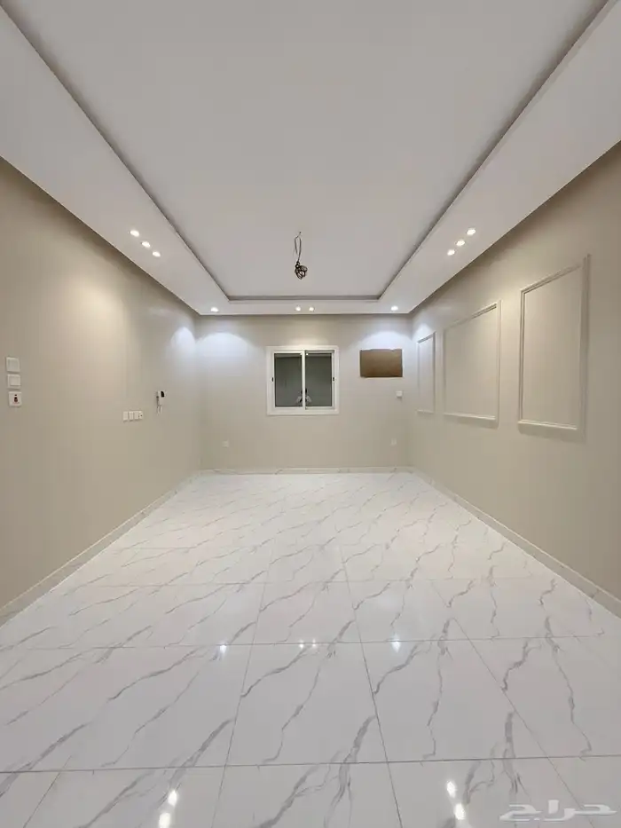 شقق وملاحق للبيع في حي التيسير 4