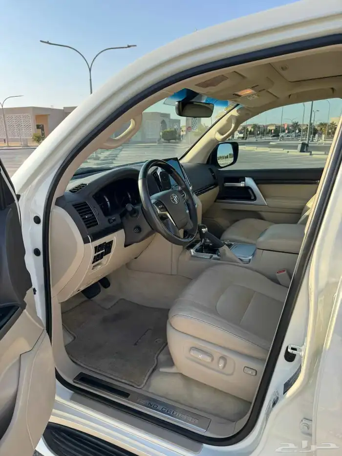 2020 Land Cruiser VX-R1 5.7L 3